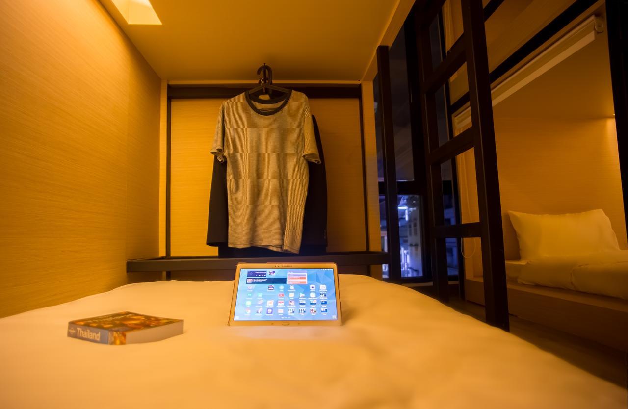 Le Bonheur Poshtel Hostel Bangkok Exterior photo