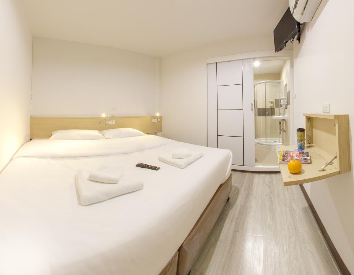 Le Bonheur Poshtel Hostel Bangkok Exterior photo